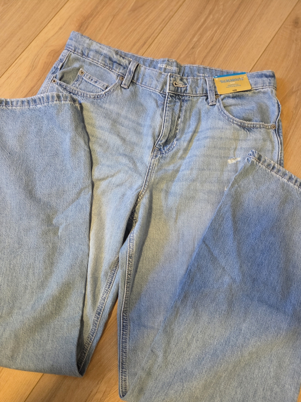 Relaxed Light Blue Denim Jeans - Casual Everyday Wear